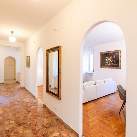 Domus Verona - Elegante Residenza Con Affaccio Su Porta Leoni Phòng bức ảnh