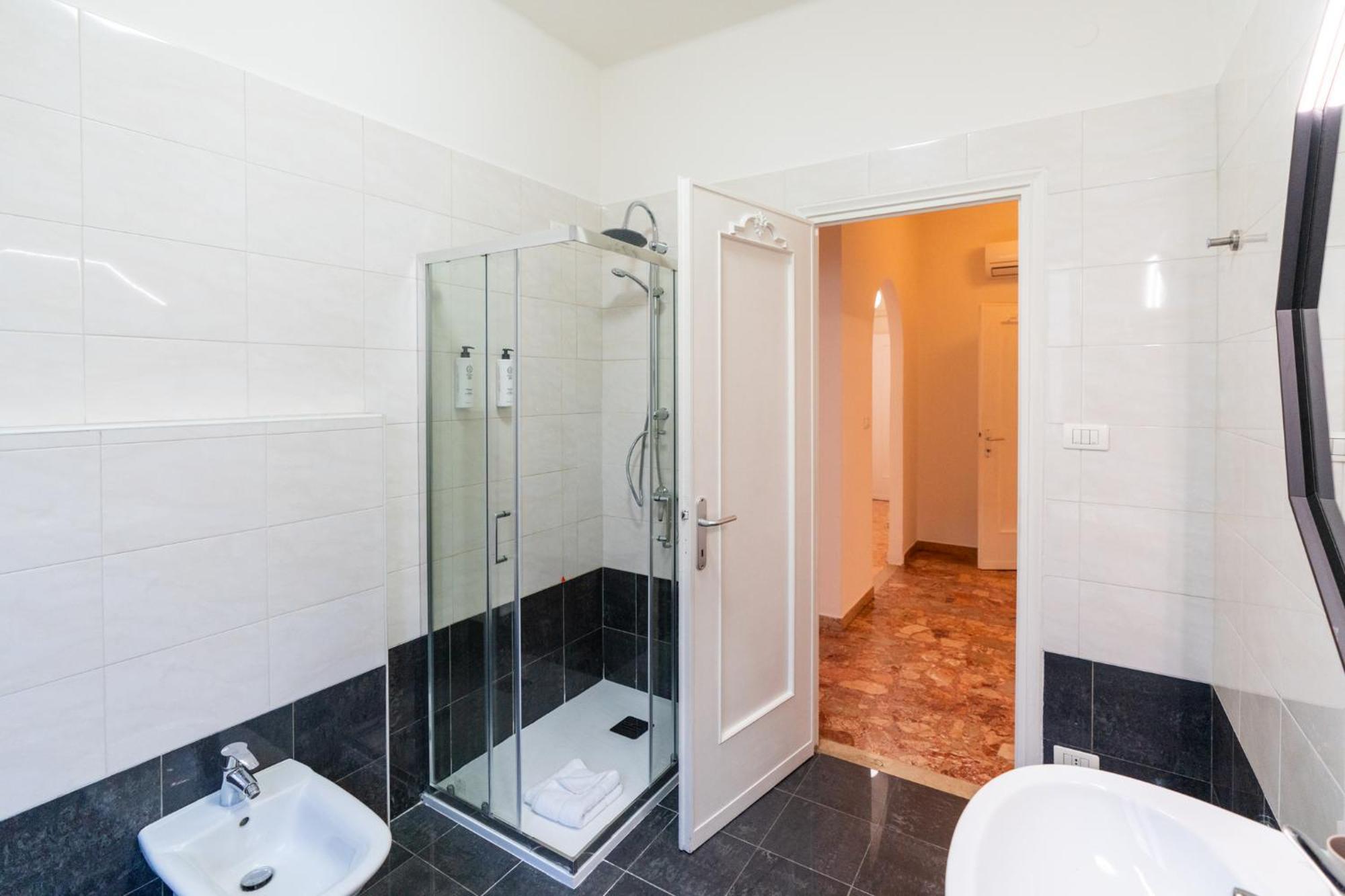 Domus Verona - Elegante Residenza Con Affaccio Su Porta Leoni Phòng bức ảnh